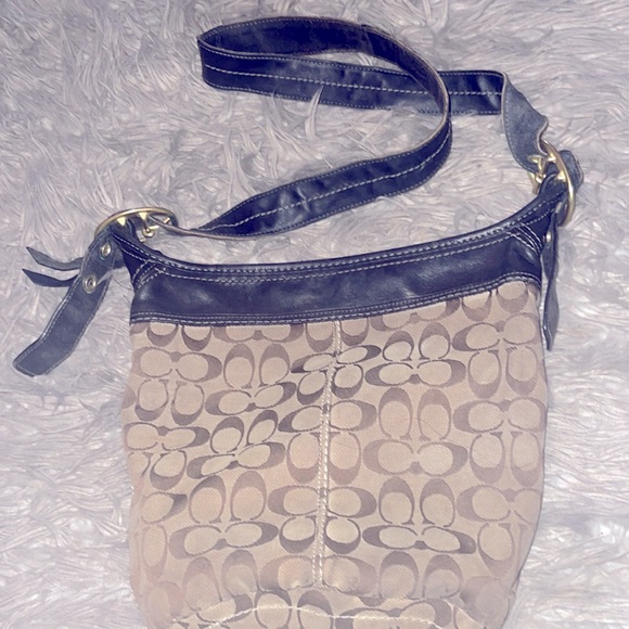 💕Authentic Coach Bag💕 - Picture 2 of 3